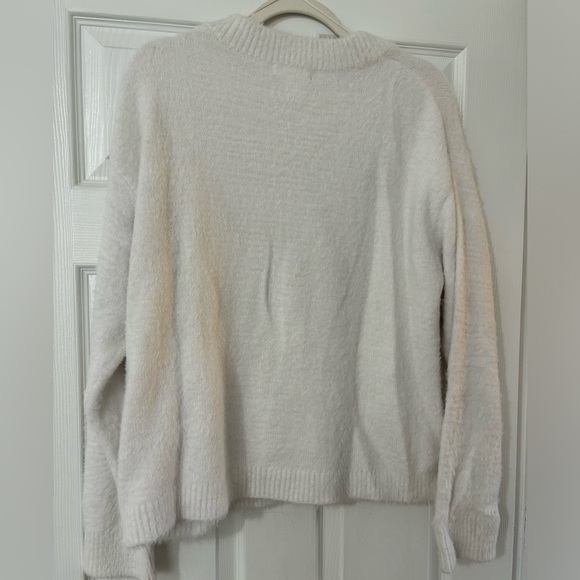 H&M fuzzy cardigan - Picture 5 of 5